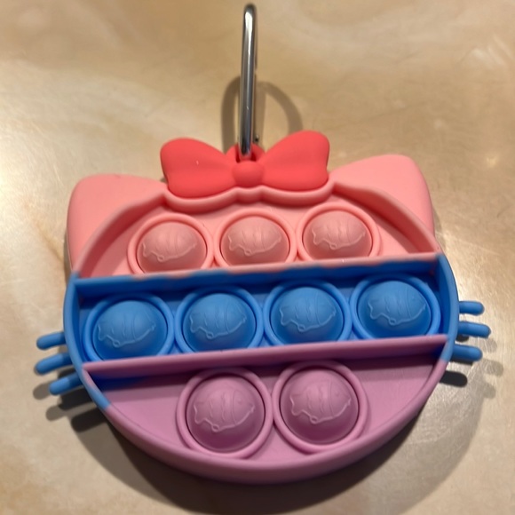 New Hello kitty Push pop Bubble Keychain - Picture 1 of 4
